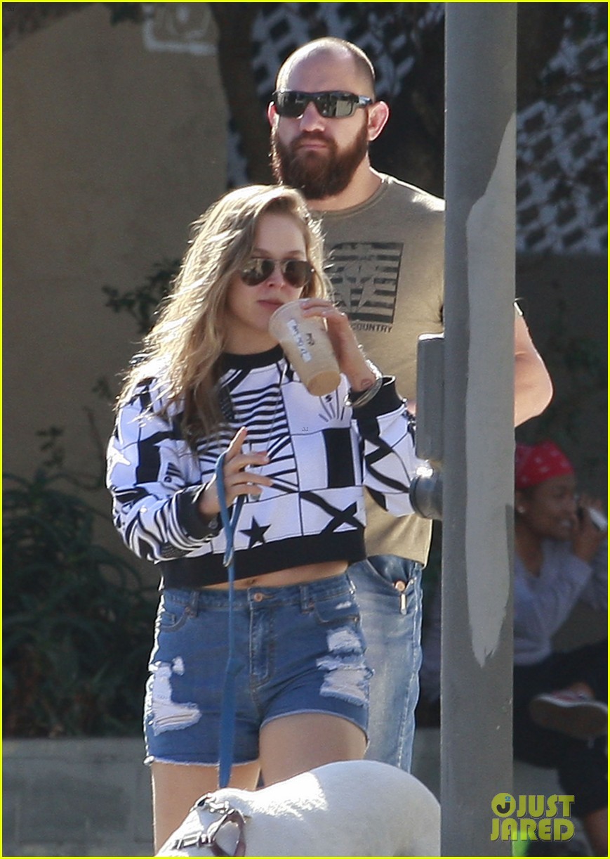 rounda rousey and bf travis go out for coffee 033530172