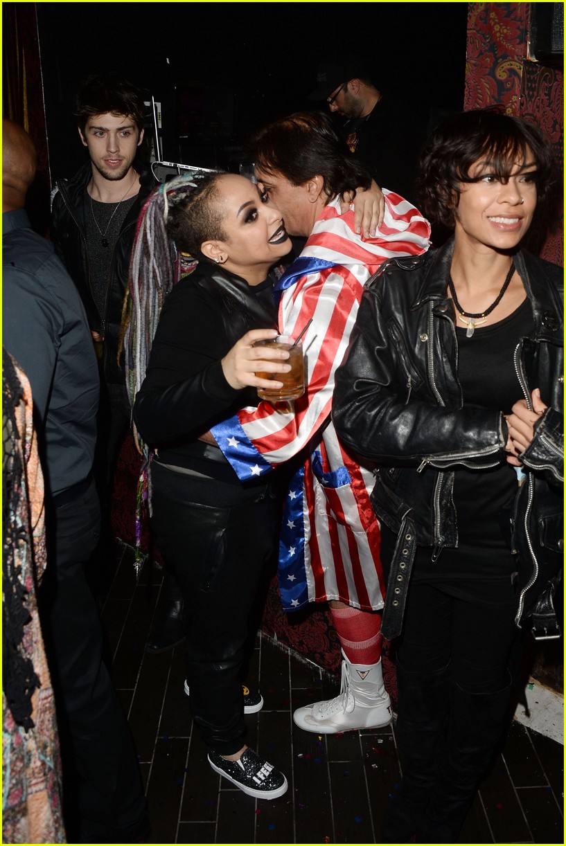 Raven-Symone Thanks Disney Channel After Her 30th Birthday Bash: Photo