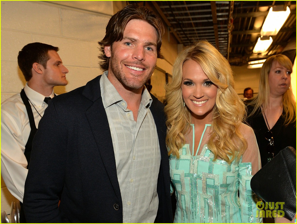 carrie underwood husband mike fisher first kiss on new years eve 14