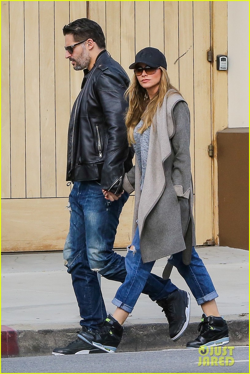 Sofia Vergara Celebrates Hubby Joe Manganiello's 39th Birthday! Photo