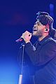 the weeknd performs on the voice finale 05