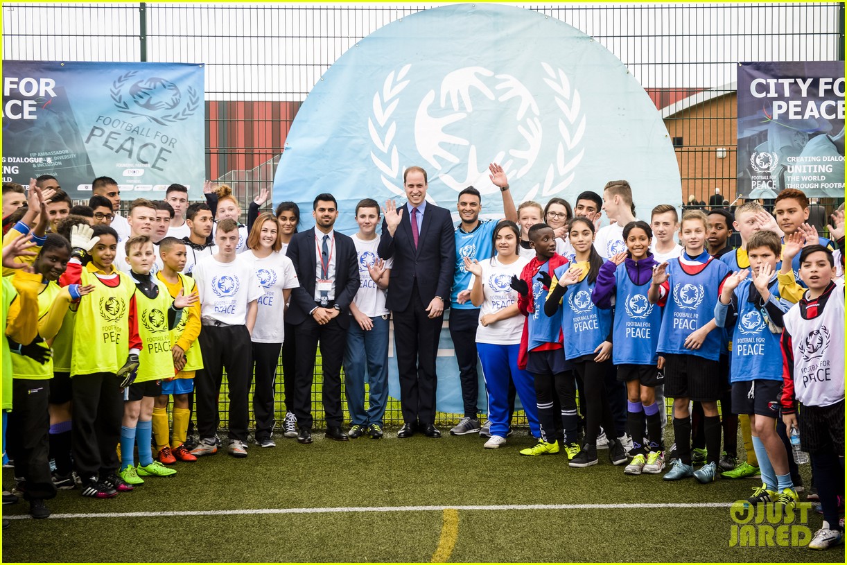 prince william plays ball at saltley academy 03
