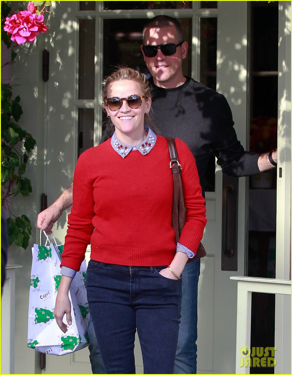 reese witherspoon jim toth holiday lunch 083535061