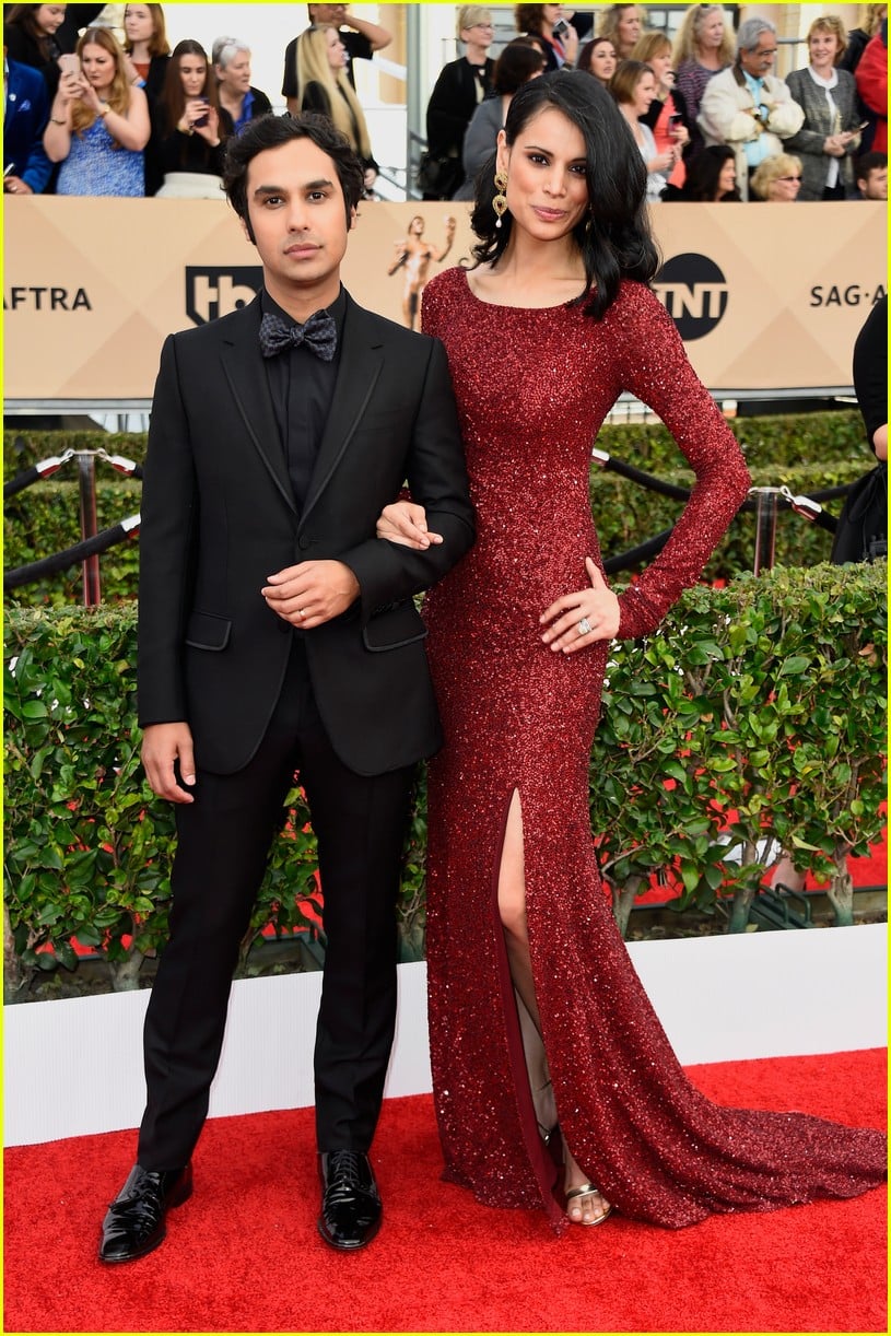 Kaley Cuoco, Jim Parsons \u0026 'Big Bang Theory' Cast Arrive at SAG Awards  2016: Photo 3564633 | 2016 SAG Awards, Jim Parsons, Johnny Galecki, Kaley  Cuoco, Kunal Nayyar, Mayim Bialik, Melissa Rauch,, image size:815x1222