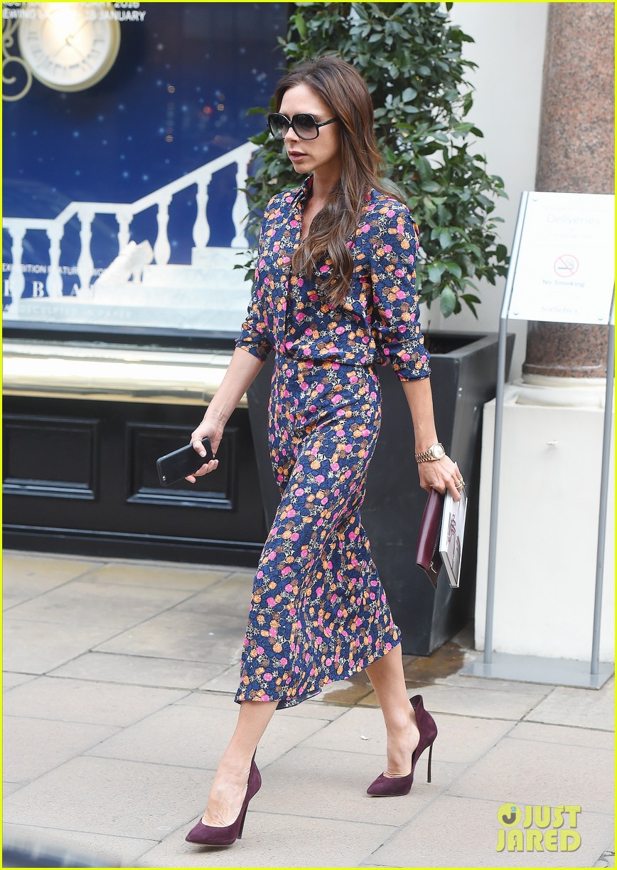 victoria beckham checks out nsfw show in london 12