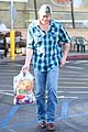 blake shelton grabs groceries after date night 23
