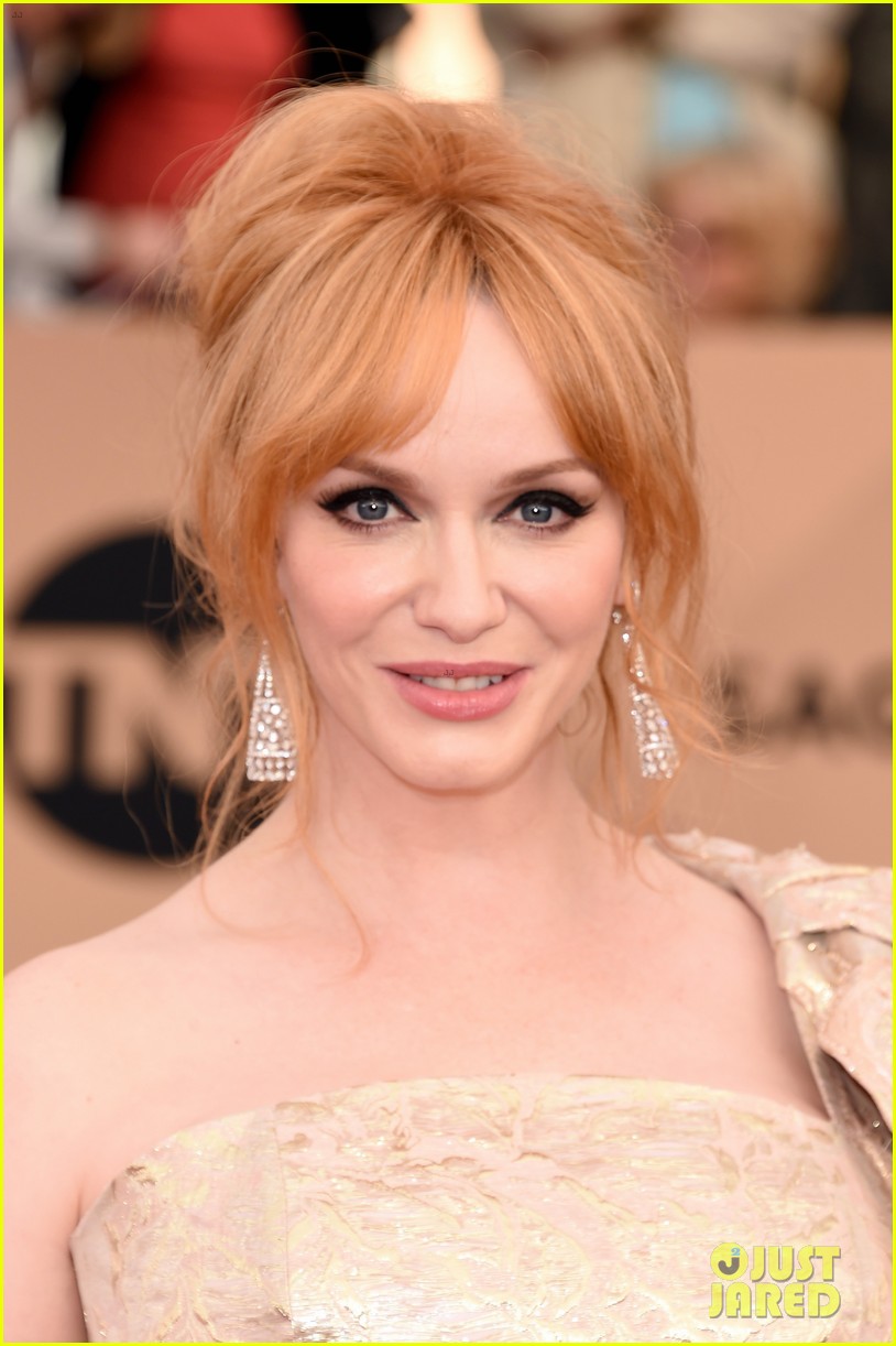 Christina Hendricks Shimmers on SAG Awards 2016 Red Carpet: Photo 3564252 |  2016 SAG Awards, Christina Hendricks, Geoffrey Arend, SAG Awards Photos |  Just Jared: Entertainment News, image size:814x1222