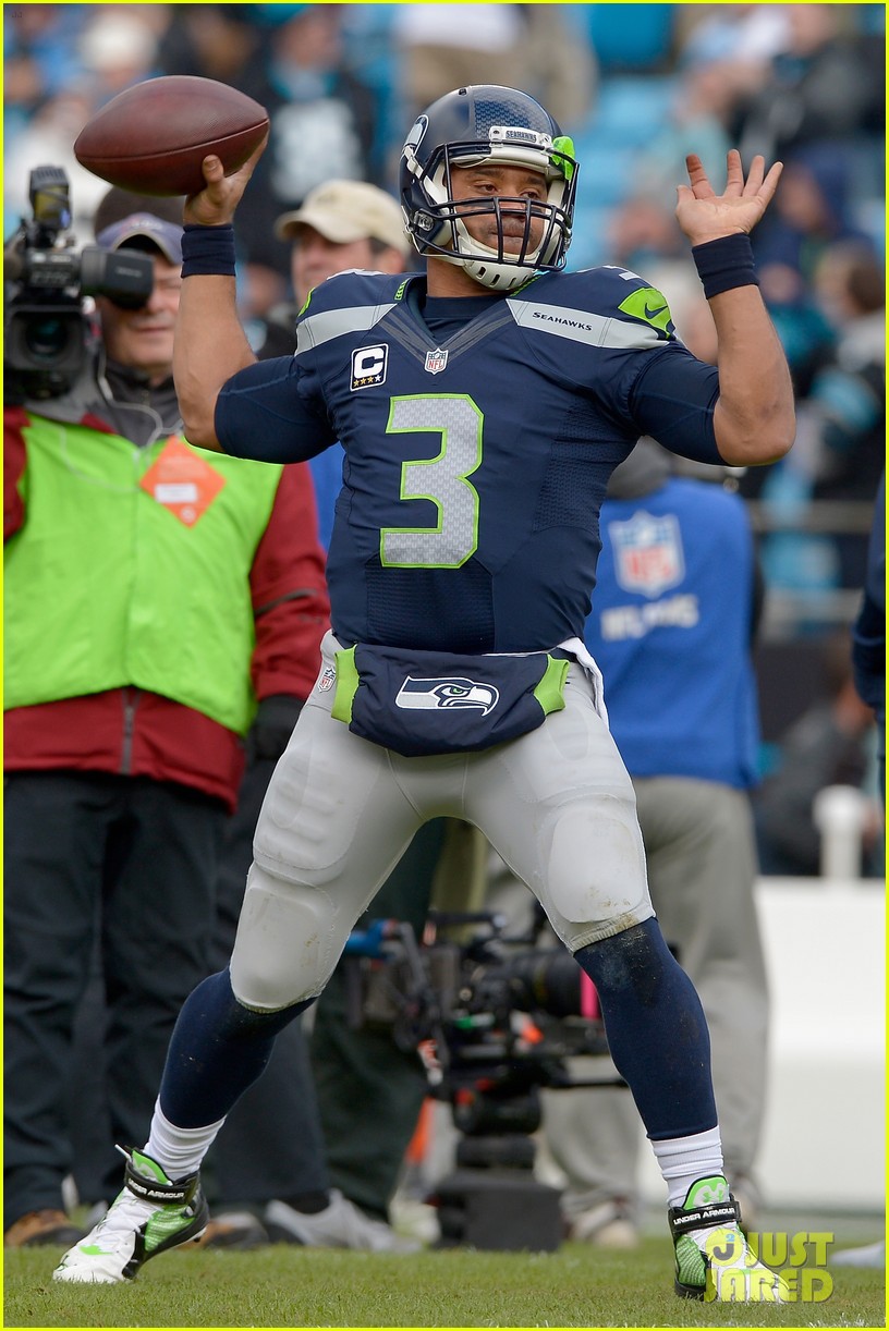 Ciara Praises Boyfriend Russell Wilson After Devastating Playoff