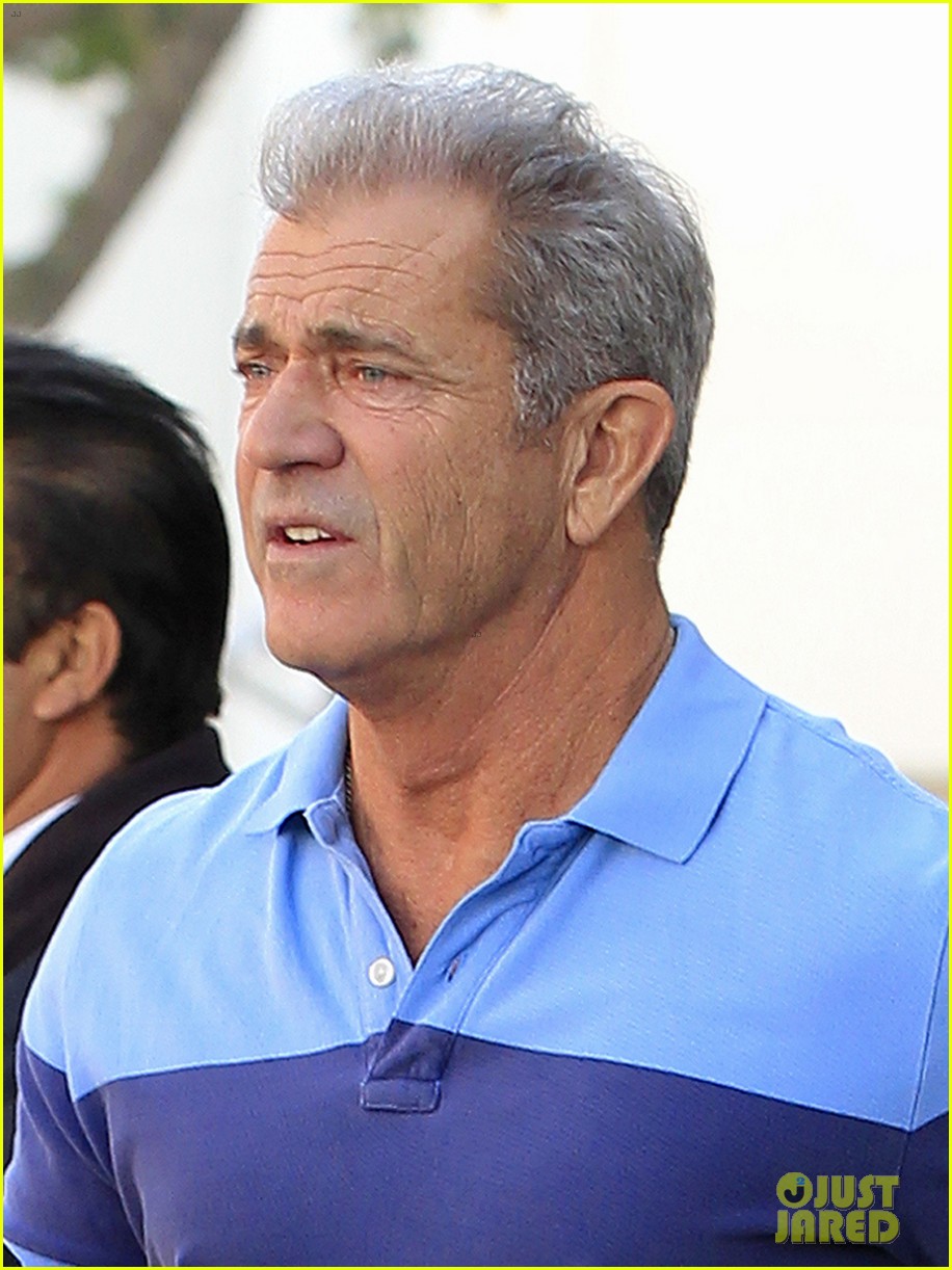 mel gibson steps out looking buff before the golden globes 04