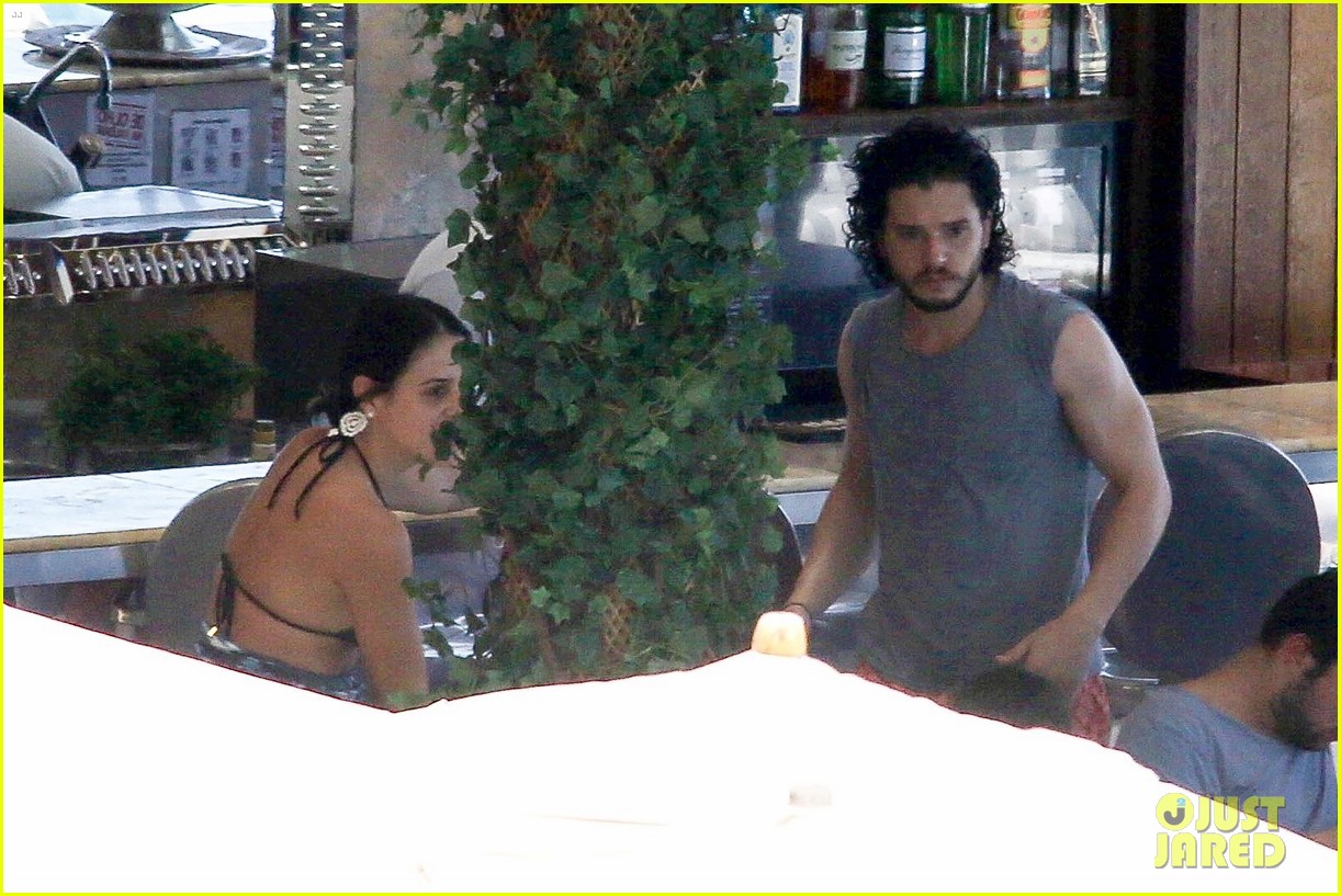 kit harington goes shirtless bares ripped body again in rio 13