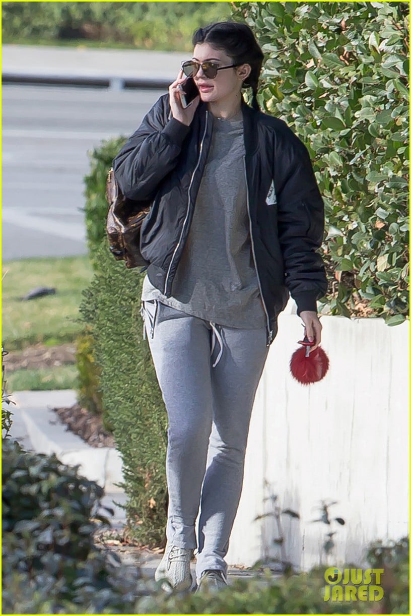 kendall jenner coffee style kylie sofia harry lunches 18