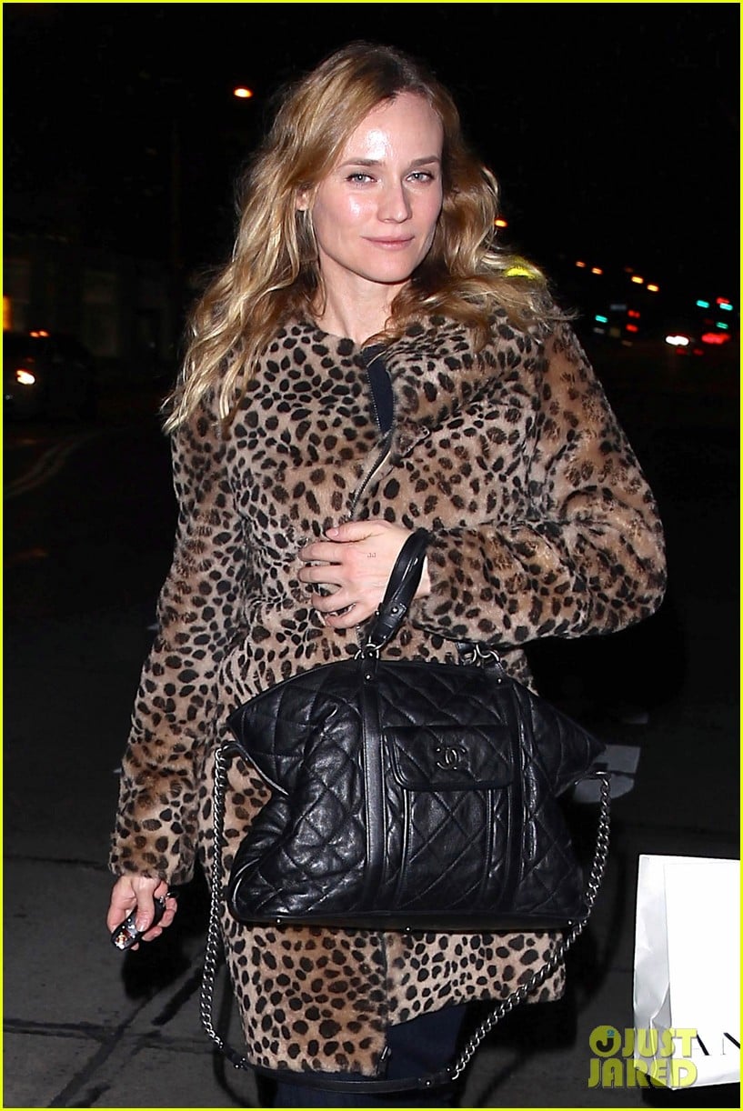 diane kruger is goes barefaced for dinner with pals 07