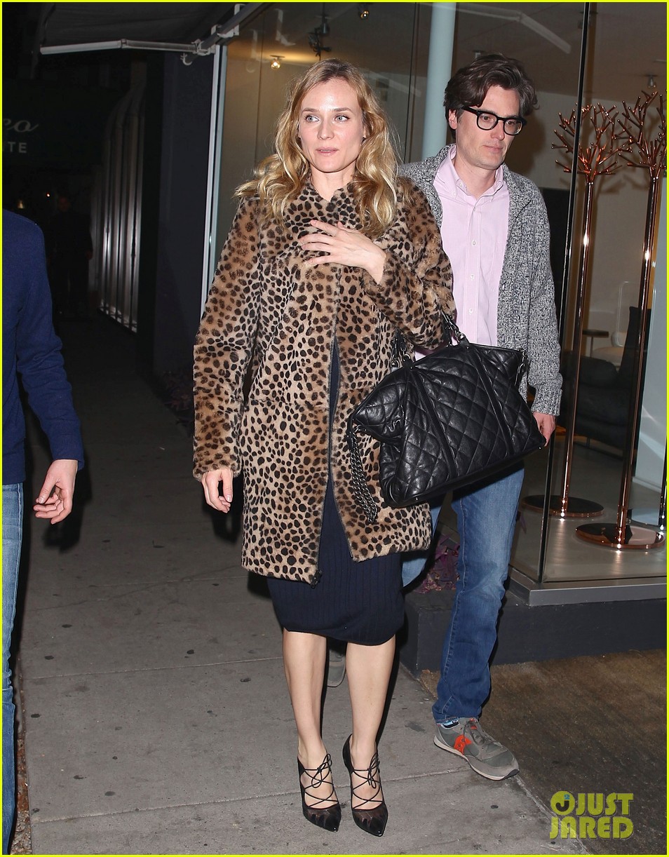 diane kruger is goes barefaced for dinner with pals 26