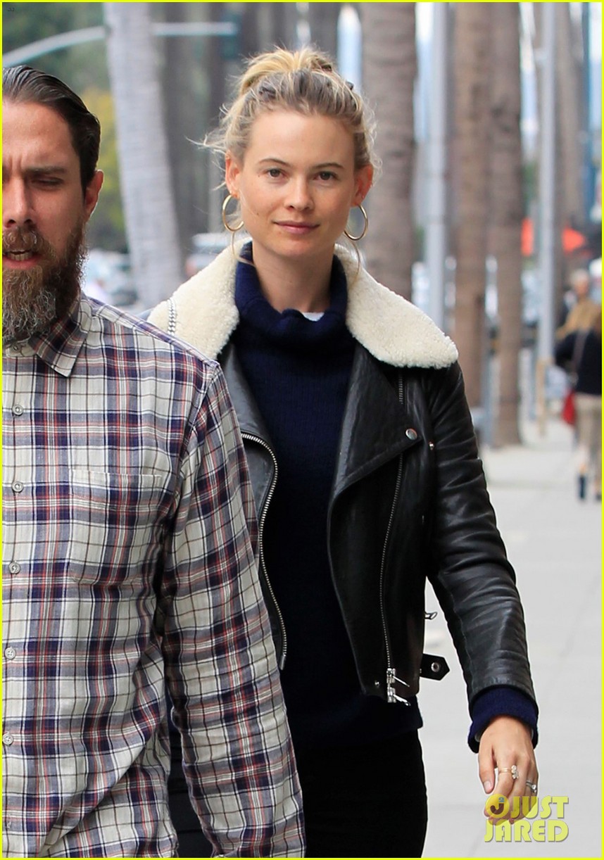 adam levine films broad city with behati prinsloo by his side 063557607