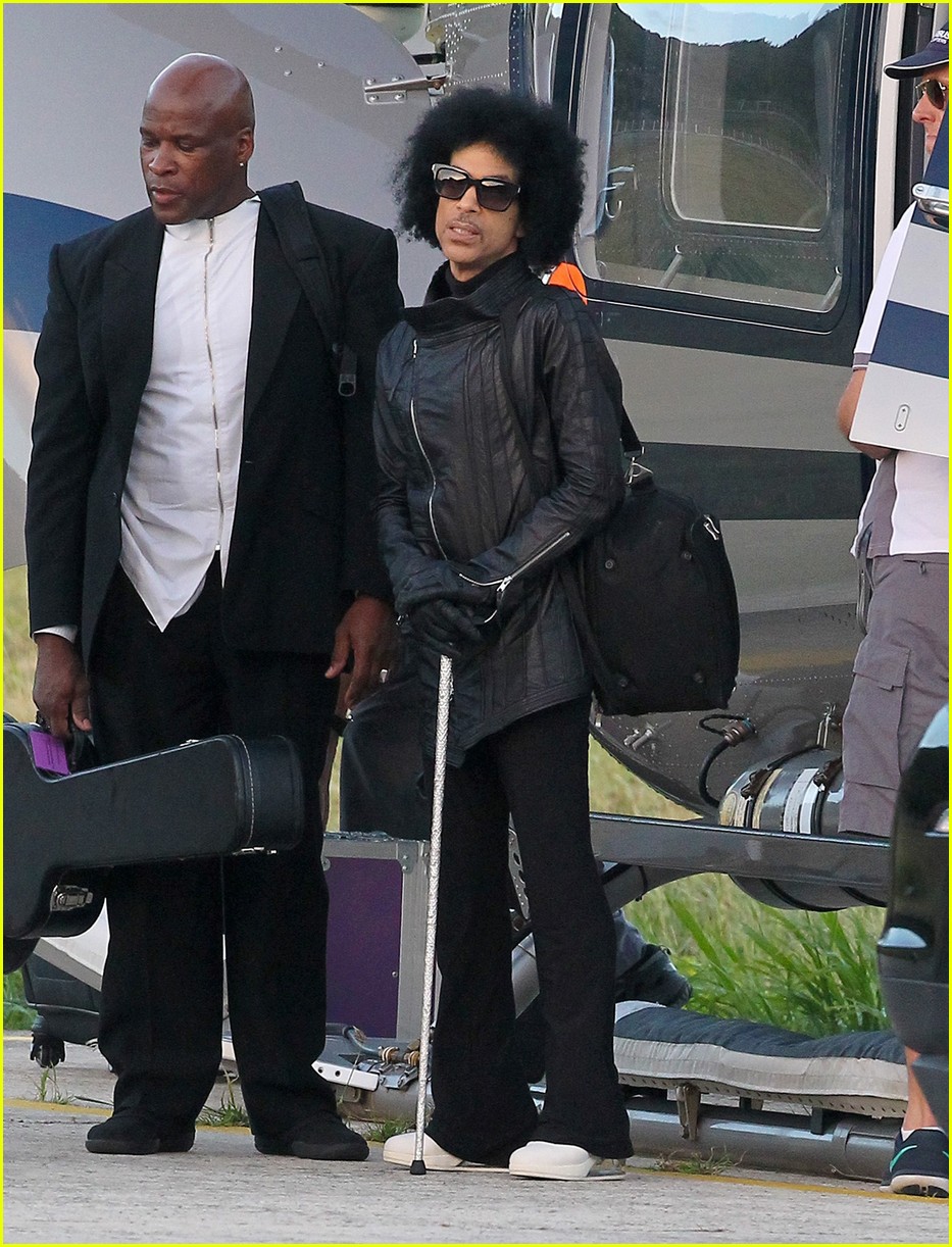 prince rings in the new year in st barts 023541398