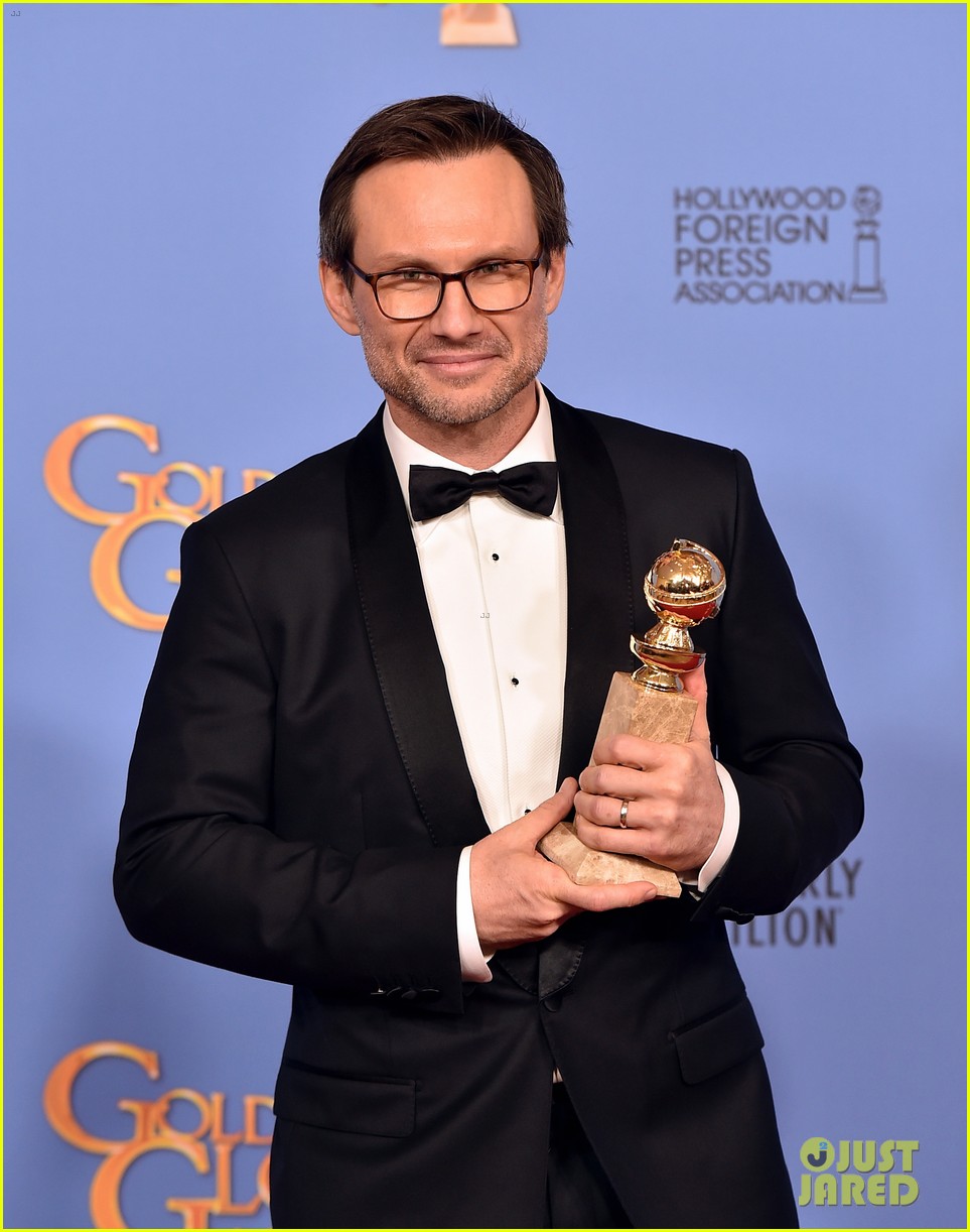 'Mr. Robot' WINS Best Drama TV Series at Golden Globes 2016 Photo