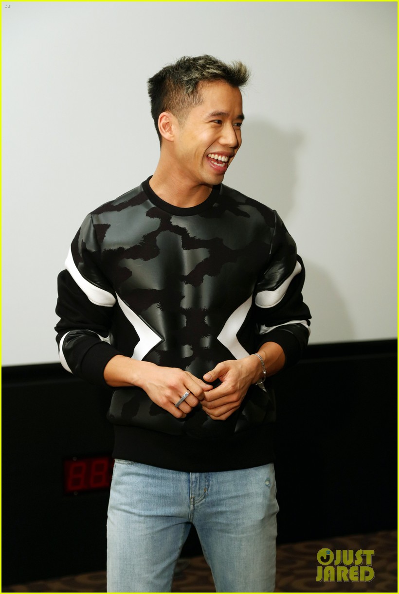 Alex Roe & Nick Robinson Hit Up 'The 5th Wave' Just Jared Screening ...