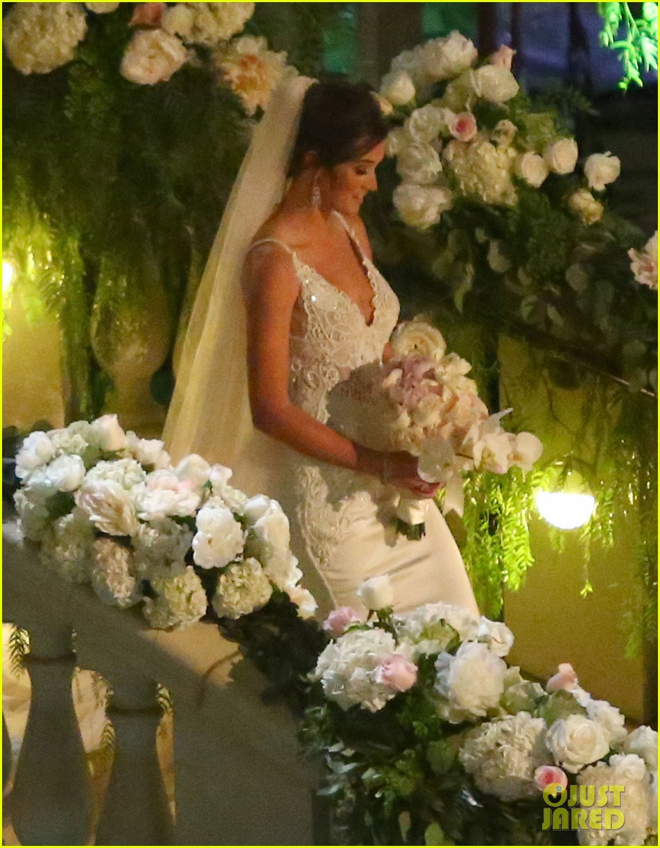 Bachelor in Paradise's Jade Roper & Tanner Tolbert Are Married Photo(02)