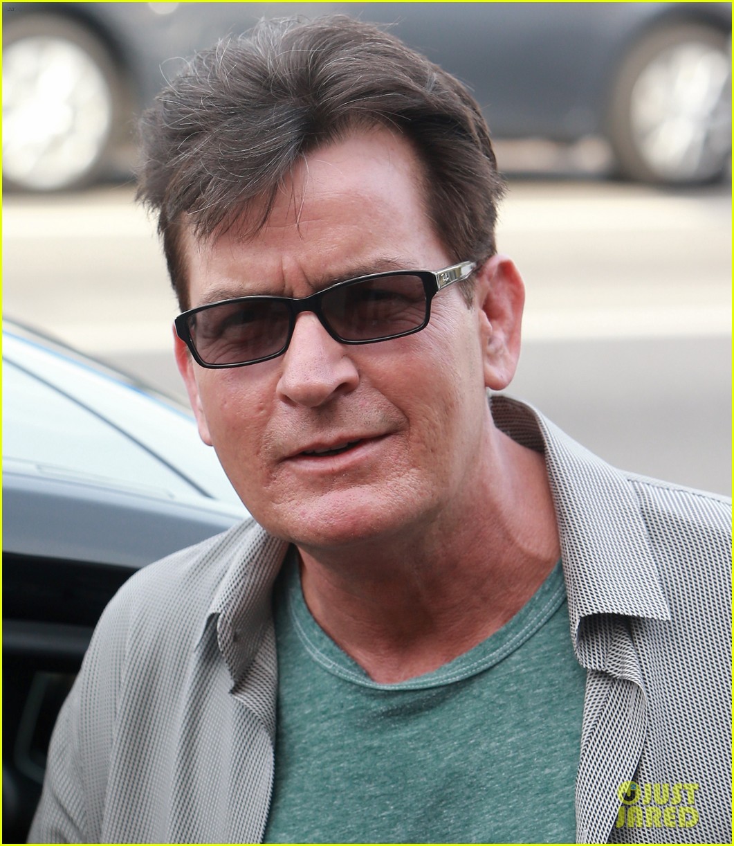 charlie sheen says manic behavoir came from too much partying 323553319
