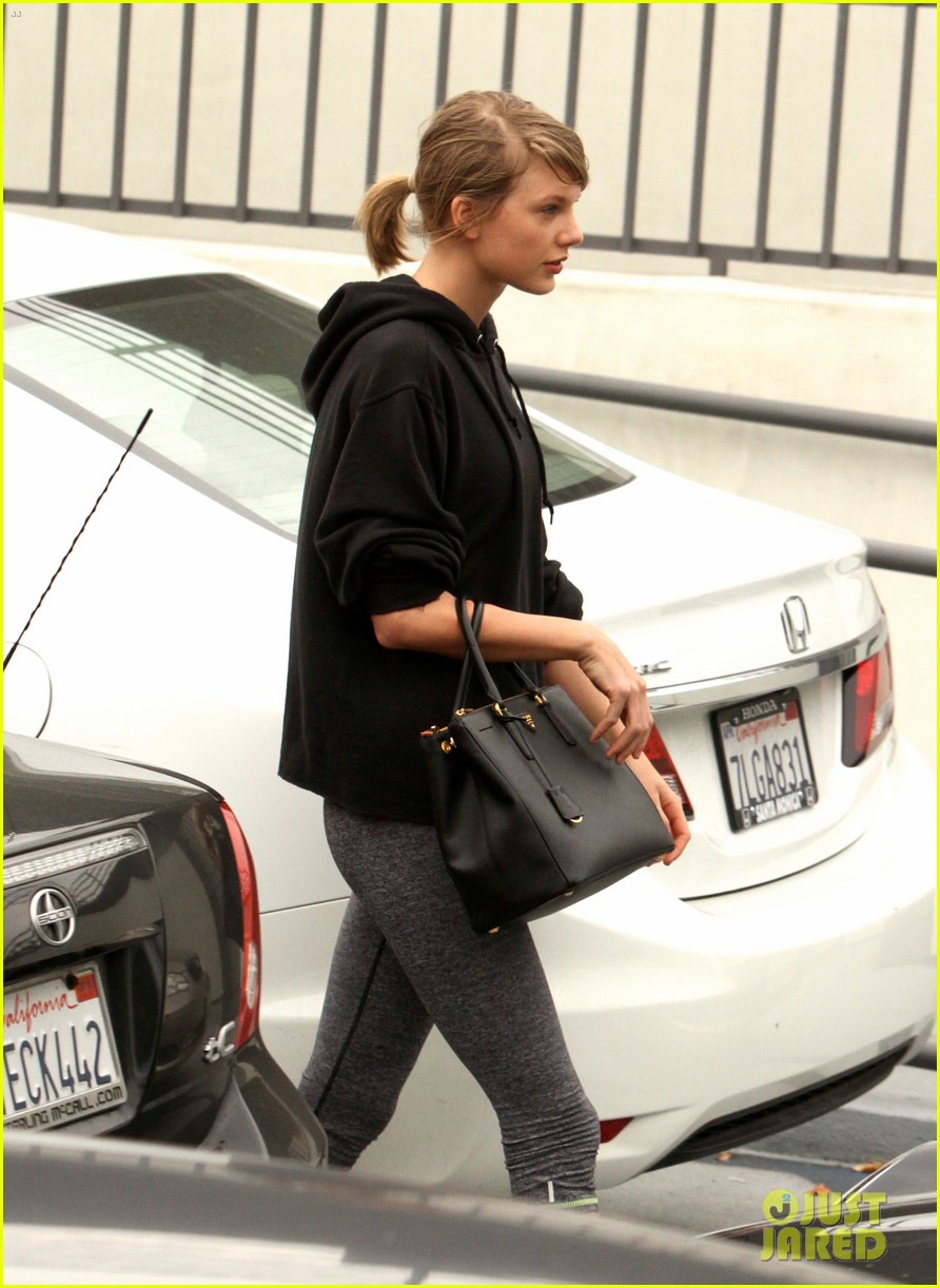 taylor swift selena gomez hit the gym for monday morning workout 083555143
