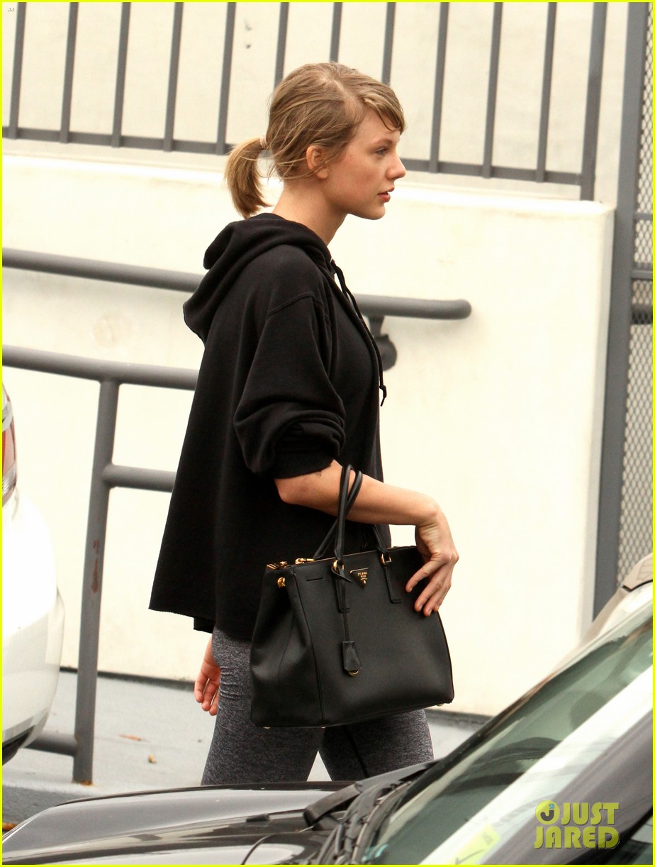taylor swift selena gomez hit the gym for monday morning workout 133555148