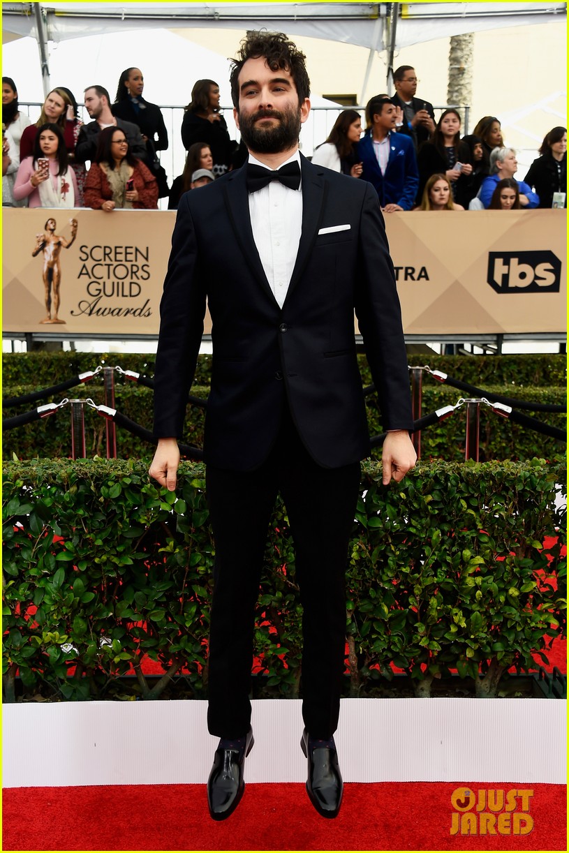 Jeffrey Tambor Wins for 'Transparent' at SAG Awards 2016! Photo