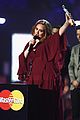 adele publicly supports kesha during brit awards 01