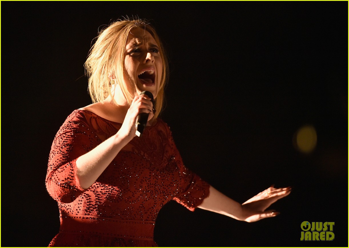 Adele's BRIT Awards 2016 Performance Video WATCH NOW! Photo 3587825