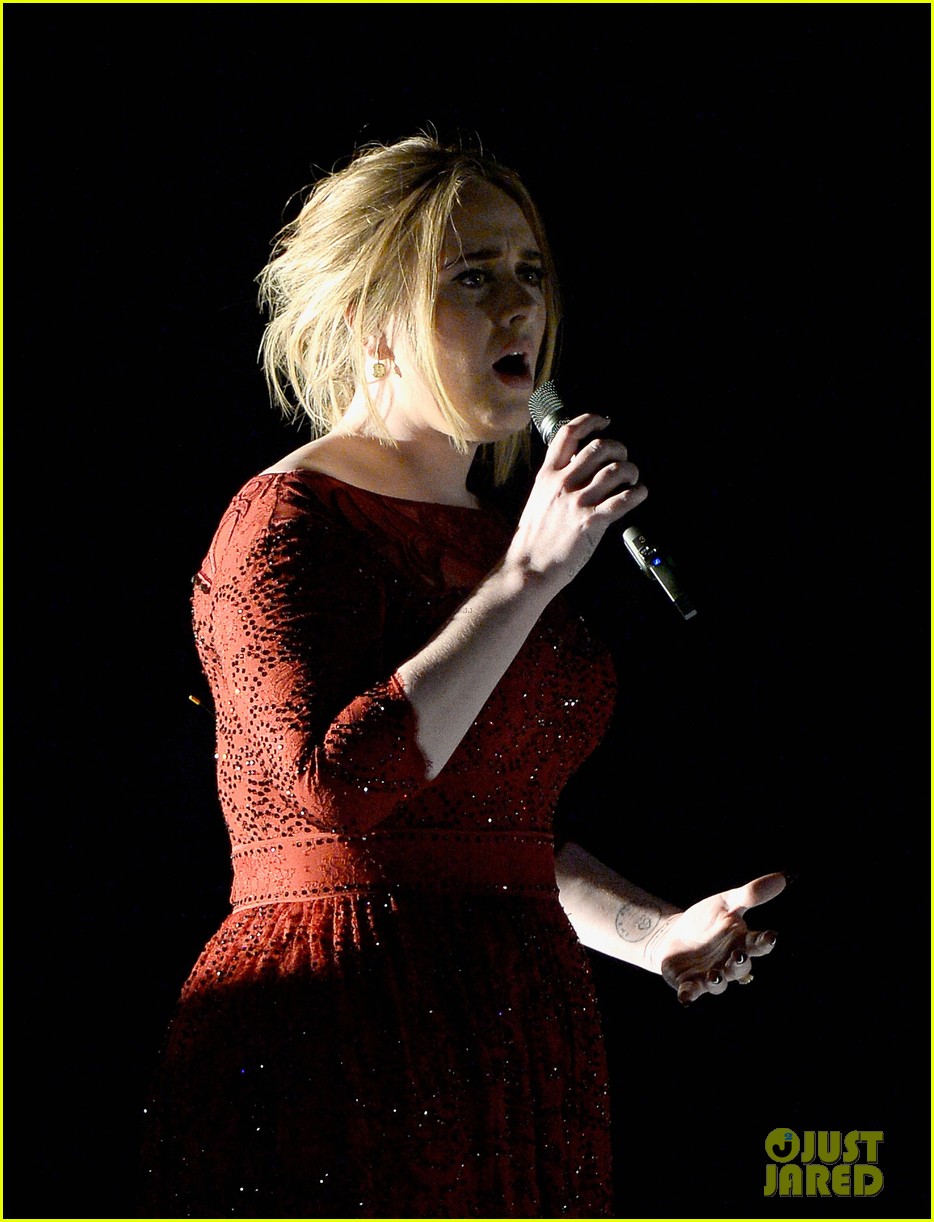 adele performs all i ask at grammys 2016 093580133