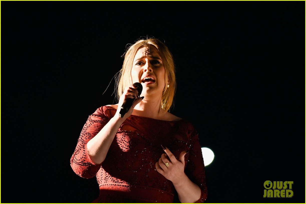 adele performs all i ask at grammys 2016 103579936