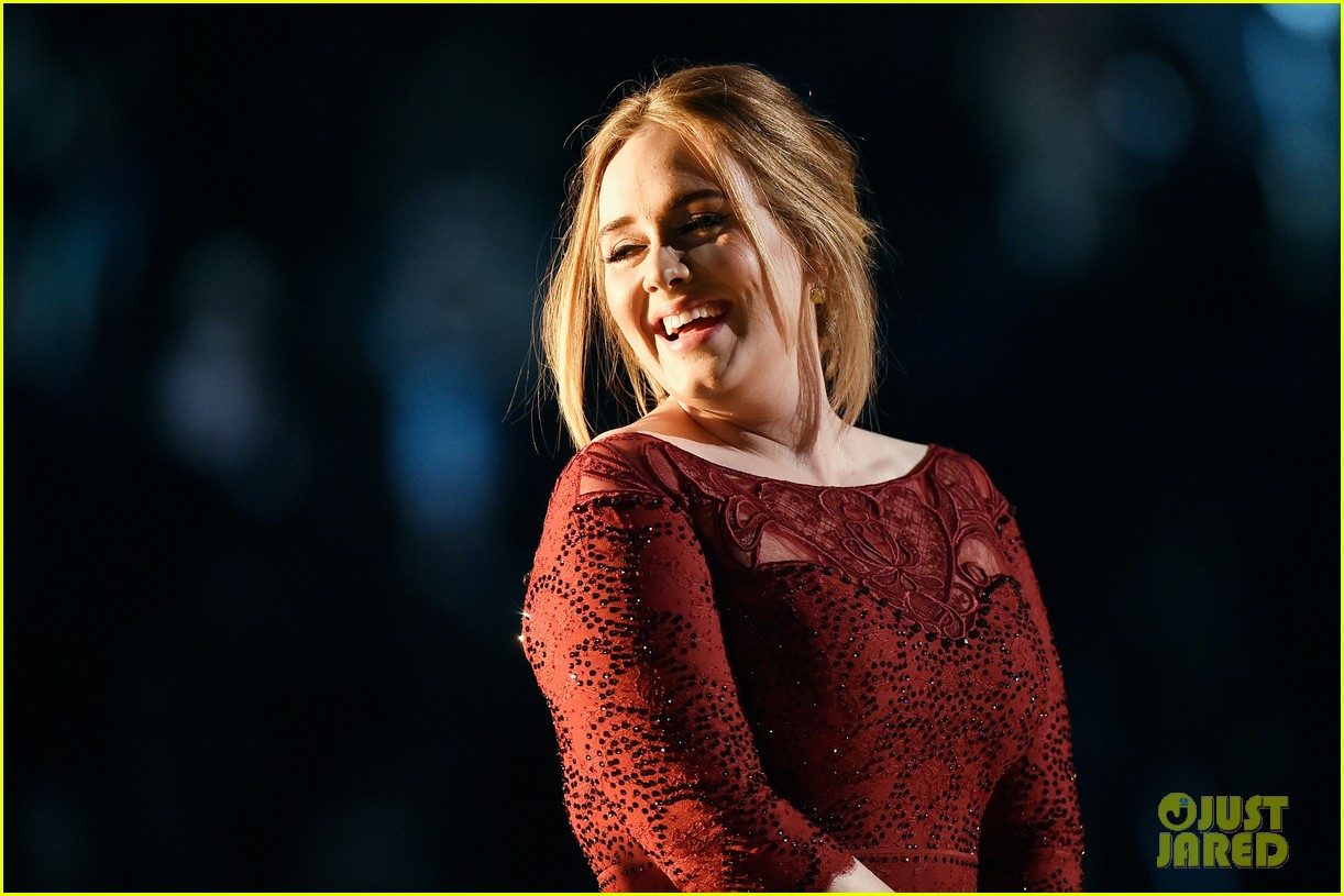 adele performs all i ask at grammys 2016 113580135