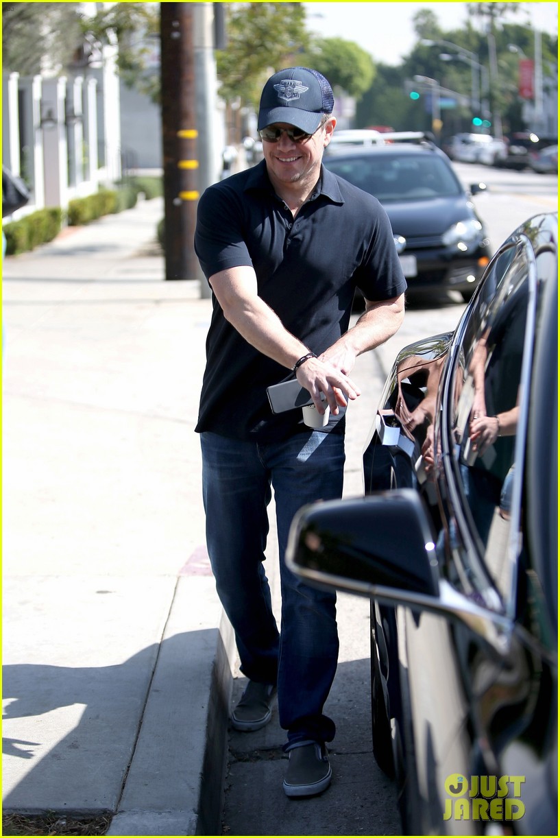 Ben Affleck Hangs Out with Matt Damon at PreOscar Party Photo 3590329