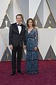 bryan cranston poses with wife robin on oscars 2016 carpet 01