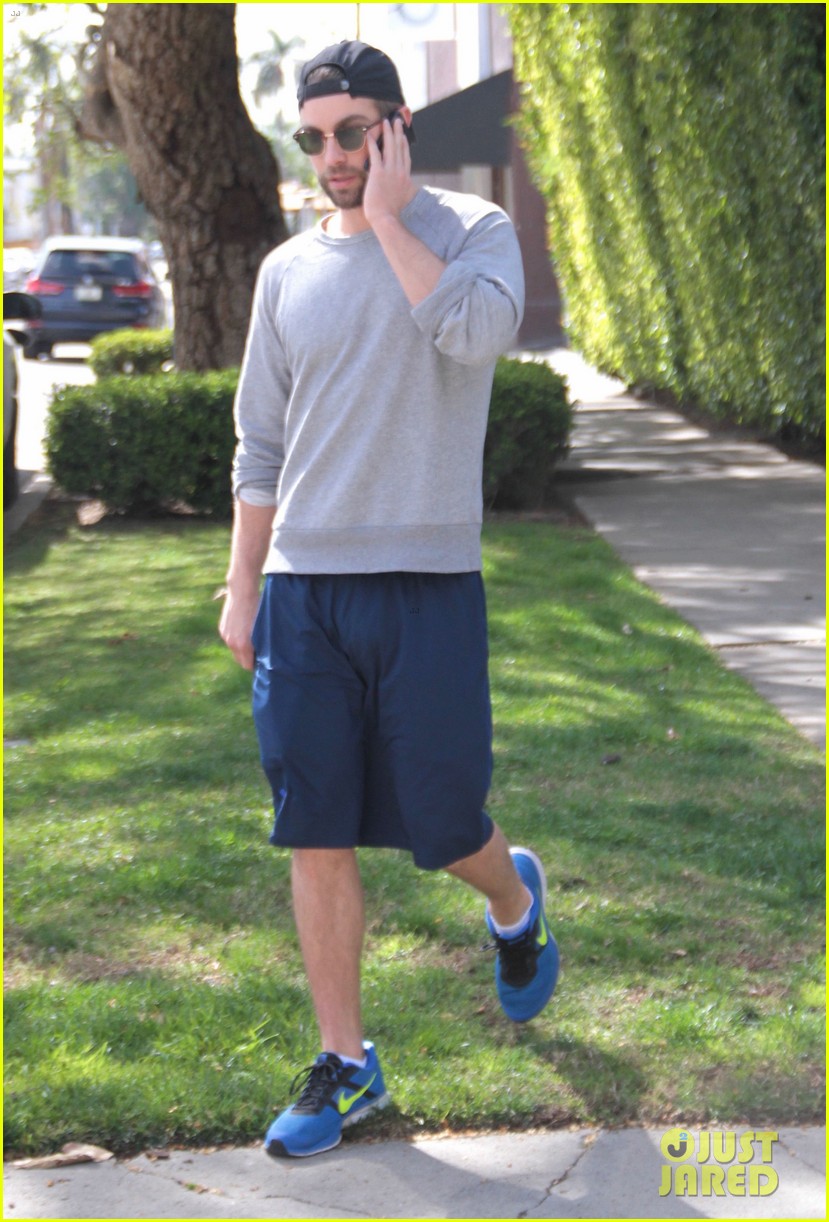 chace crawford goes casual for stroll around town 093589193