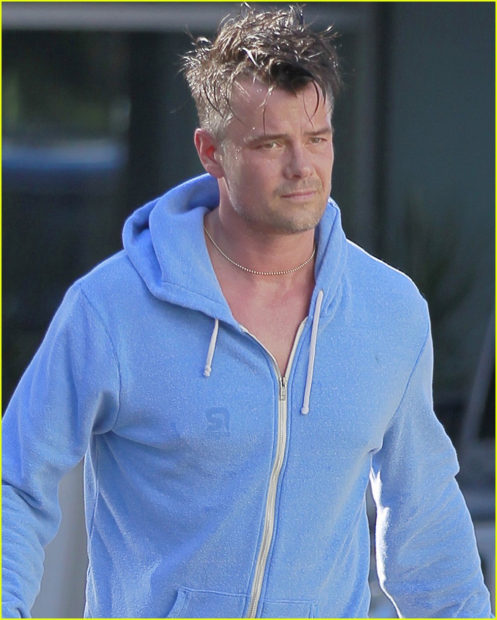 Josh Duhamel Loves Taking His Son Axl to North Dakota Photo 3568378(02)