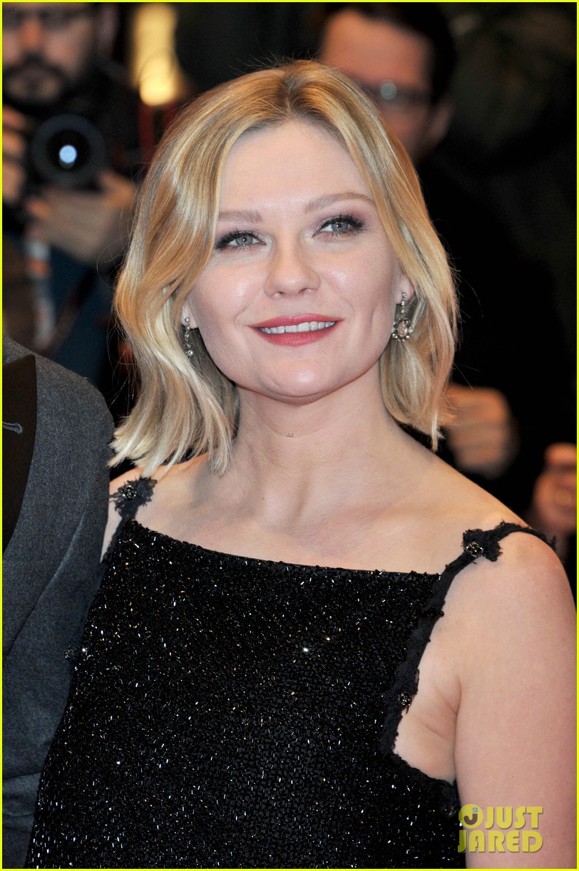 kirsten dunst discusses the difficulties of being a child star 163576893