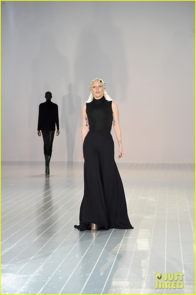 lady gaga walks the runway in marc jacobs nyfw fashion show 363583001