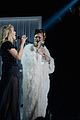 ellie goulding andra day grammys 2016 performance 03