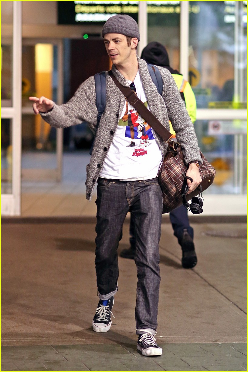 Grant Gustin Returns to Canada After Shooting &lsquo;The Flash 