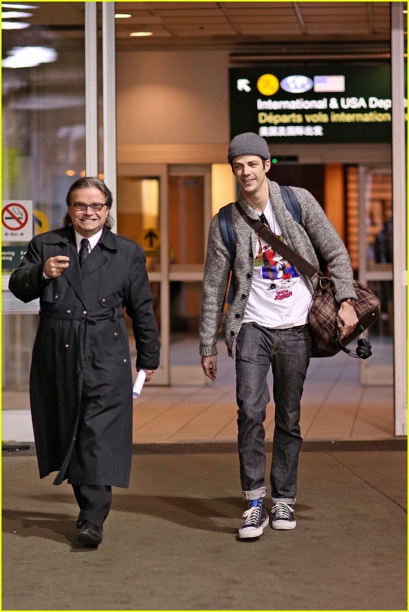 Grant Gustin Returns to Canada After Shooting &lsquo;The Flash 