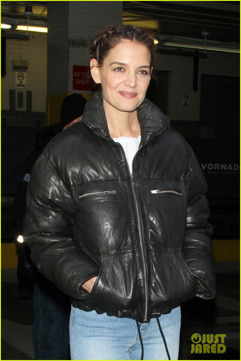 katie holmes confirms she wont be returning to ray donovan 063572806