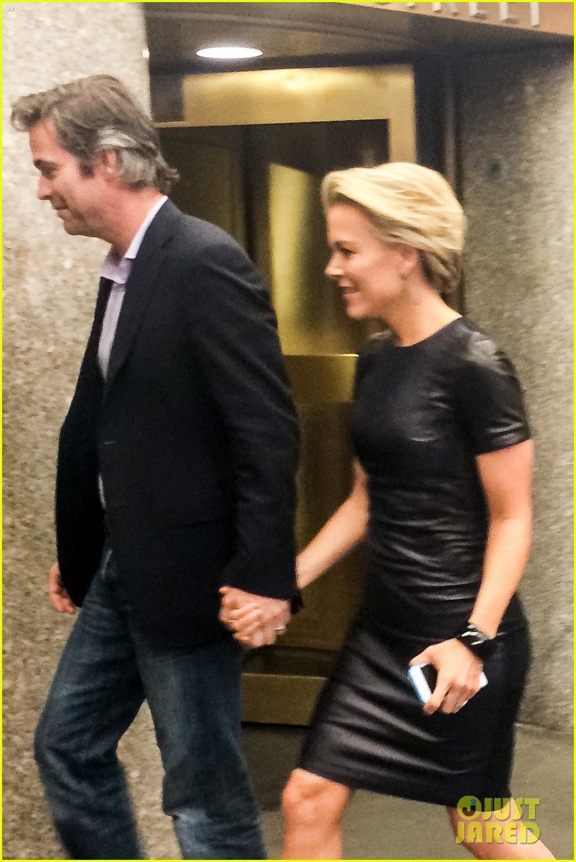 megyn kelly holds hands with husband douglas brant amid book deal 043569138