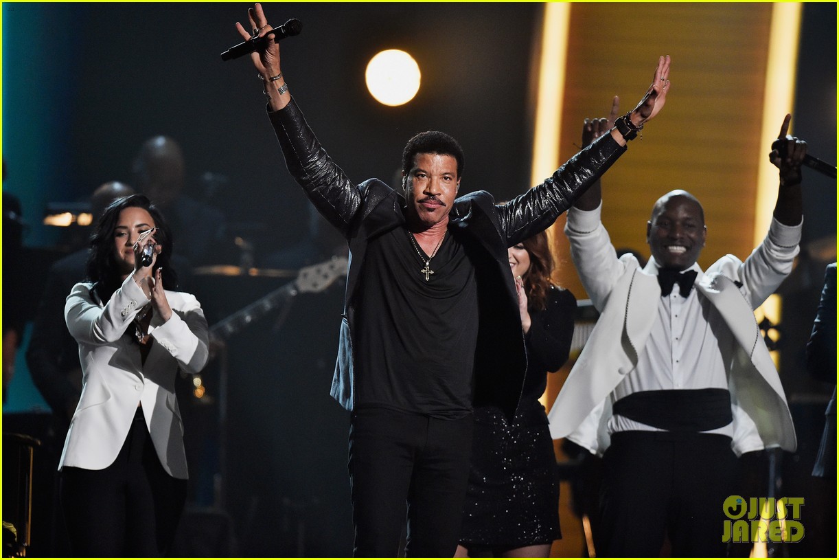 John Legend, Luke Bryan, & More Pay Tribute to Lionel Richie at Grammys
