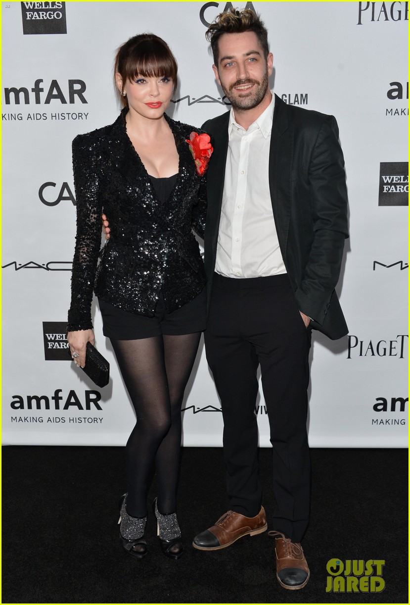 rose mcgowan files for divorce from husband davey detail 083569051