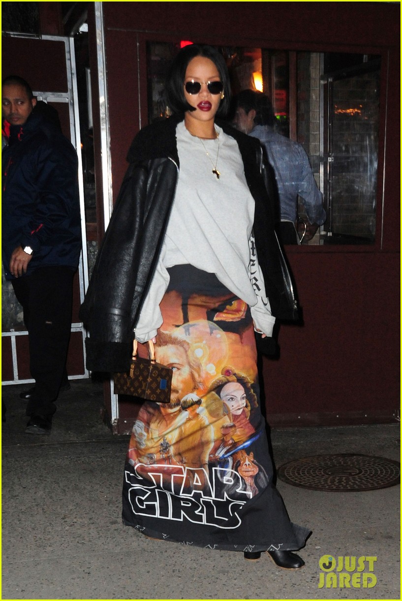 rihanna steps out in awesome star wars skirt 11