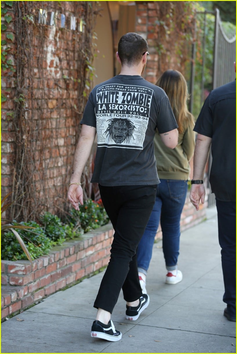 Sam Smith Has Plans to Visit His Mom, Dad and Sisters: Photo 3584531 ...