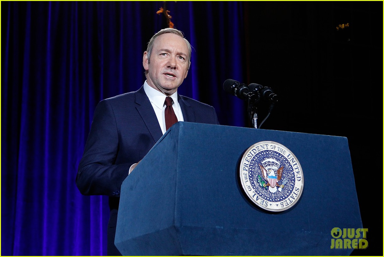 kevin spacey unveils his house of cards frank underwood presidential portrait watch here 033586329