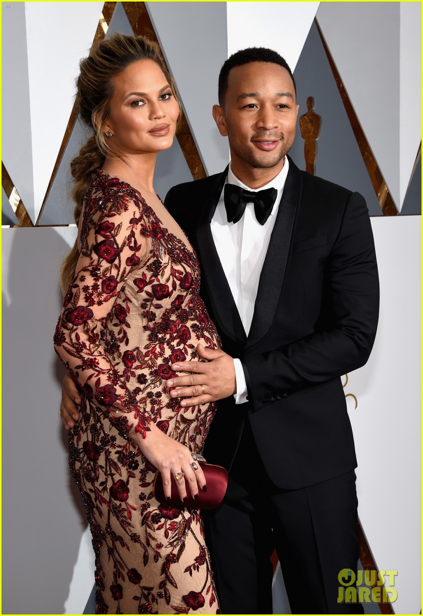 Chrissy Teigen & John Legend Are Picture Perfect at Oscars 2016 Photo