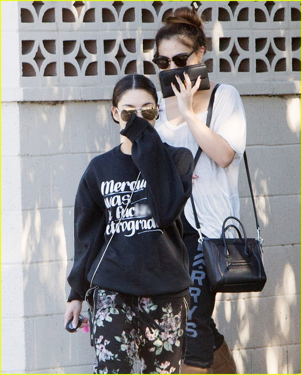 vanessa hudgens stops by friends house after yoga 09