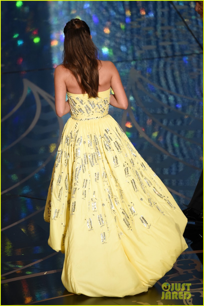 alicia vikander wins best supporting actress at oscars 2016 11